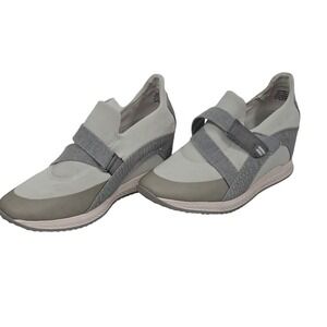 Baretraps Johanna platform sneakers size 9